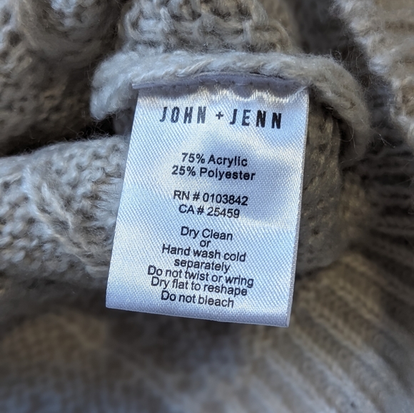 John + Jenn open shoulder v-neck sweater. Size extra small/small. - Picture 5 of 6